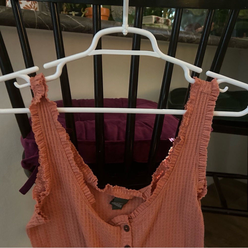 Wild Fable Coral Ruffled Sleeveless Blouse - Picture 7 of 10
